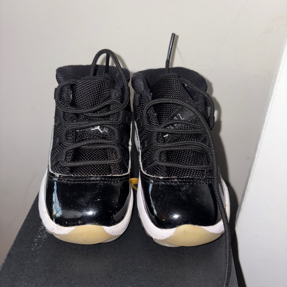 Toddler Jordan 11 Size 6C
